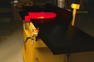 Powermatic PJ1696T 16” 230V Three Phase Parallelogram Jointer with ArmorGlide & Helical Cutterhead PM1-1791283T - Image 2