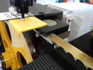 Cantek 20 HP Single Head Economical Horizontal Resaw HR12E - Image 2